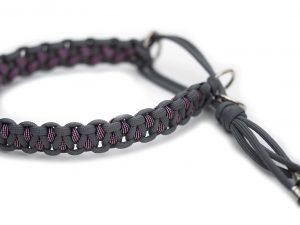 Halsband halvstryp i Steel Grey / Rose Pink & Black Stripes