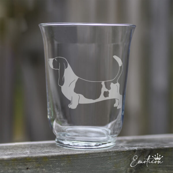 Vas/ljuslykta basset hound