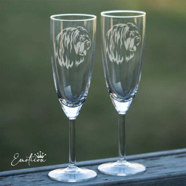 Champagneglas bearded collie