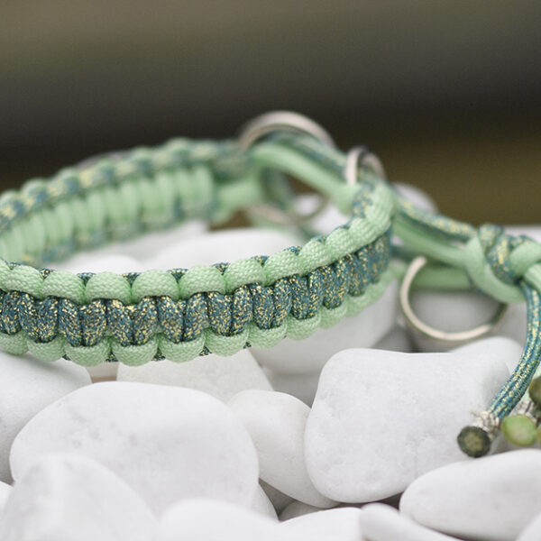 Halsband i Surf Green & Glitter Waves