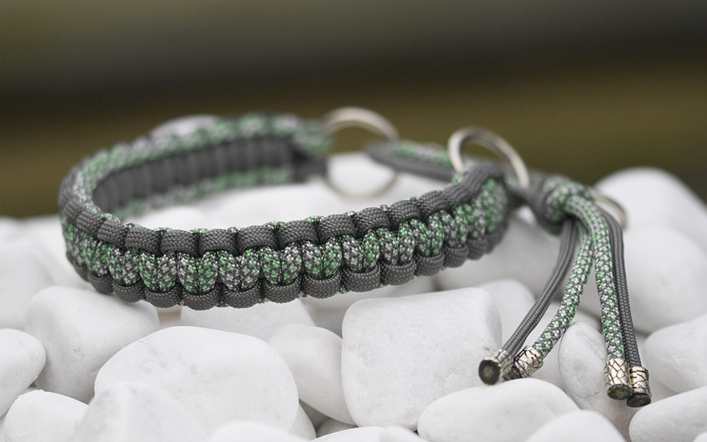 Halsband i Charcoal Grey & Winter Mountain