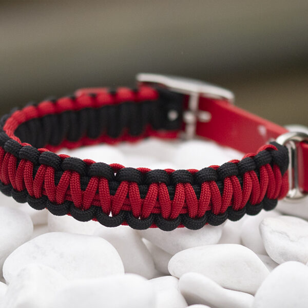 Halsband i Black & Imperial Red