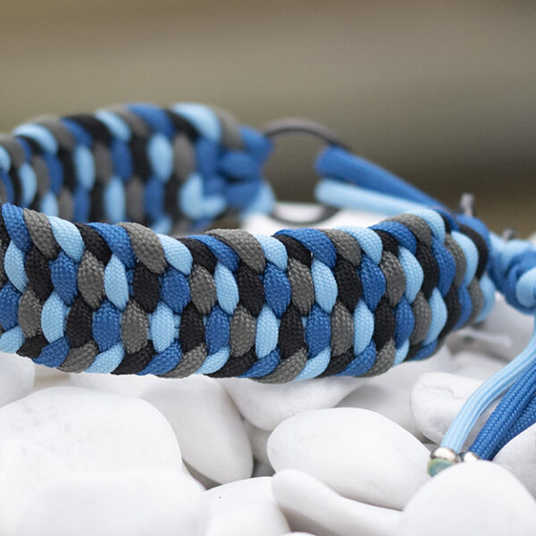 Halsband i Arctic Blue, Black, Sapphire Blue & Steel Grey