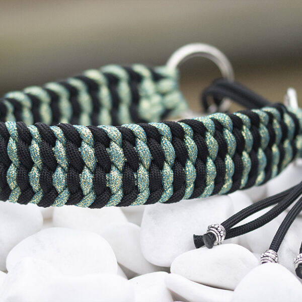 Halsband i Black & Glitter Waves