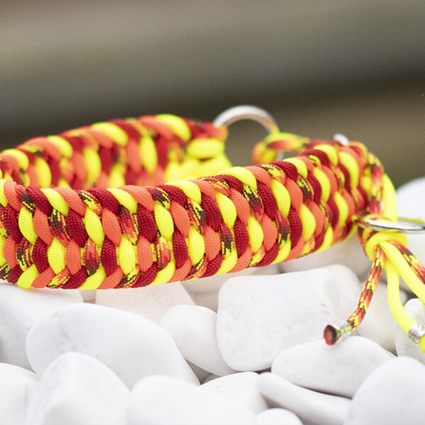 Halsband i Fireball, Imperial Red, Neon Orange & Ultra Neon Yellow