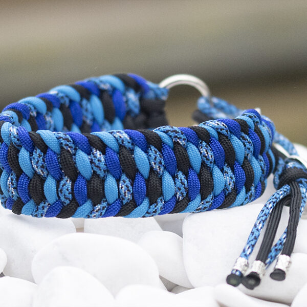 Halsband i Black, Colonial Blue, Electric Blue & Tsunami