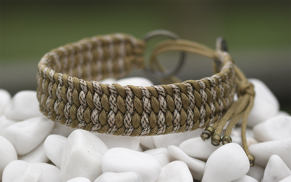 Halsband i Sand Camo & Gold Brown