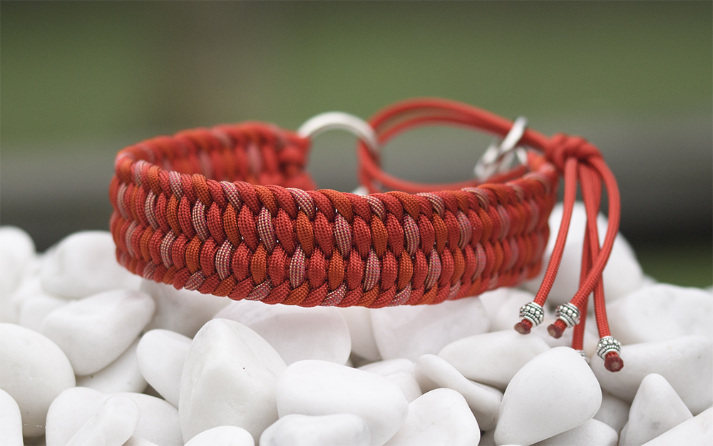 Halsband i Lava Red, Red Chili & Royal Thorne Stripes
