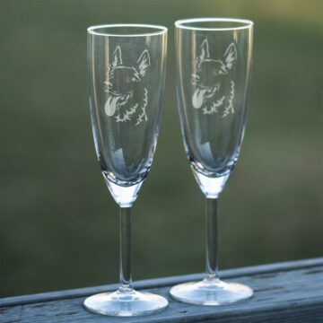 Champagneglas med hundmotiv