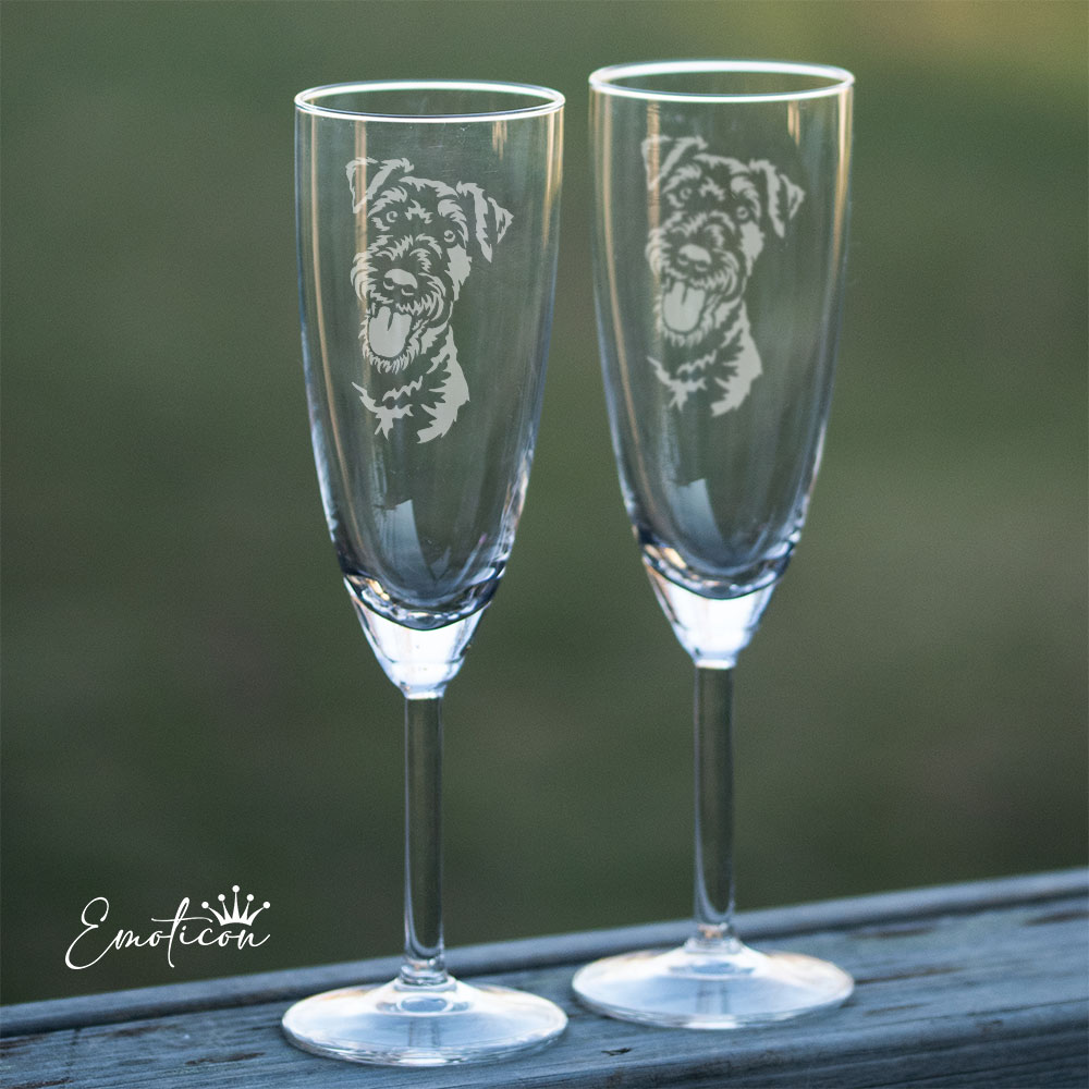 Champagneglas airedaleterrier