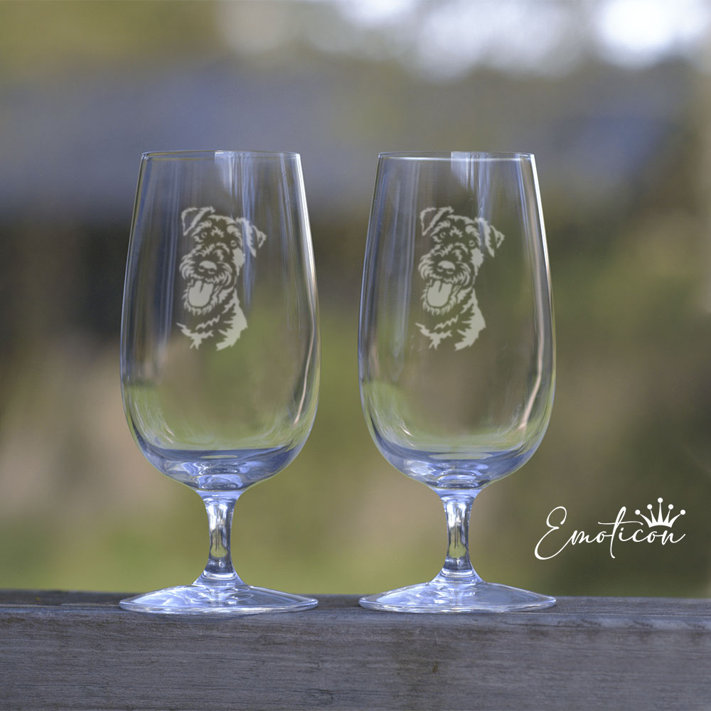 Ölglas airedaleterrier