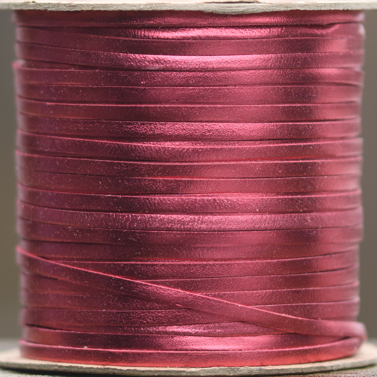 Känguruläder, raspberry foil