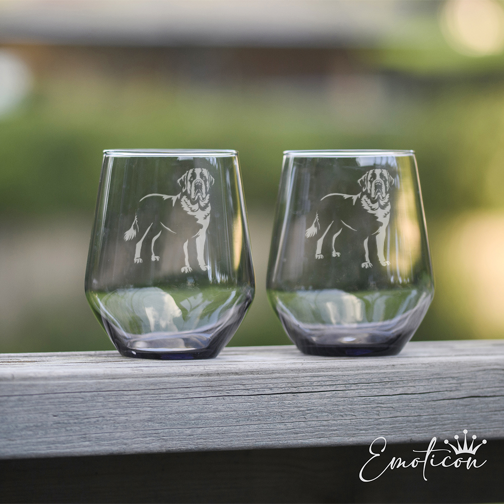 Grå glas sankt bernhardshund