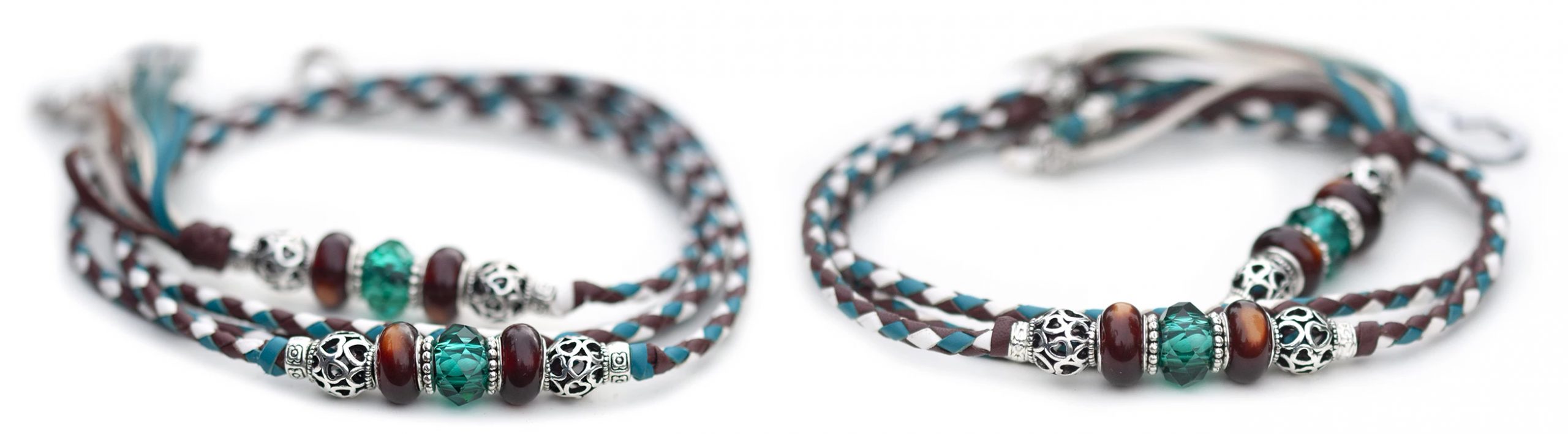 Three colours (chestnut, white and turquoise - chestnut dominant)