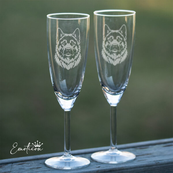 Champagneglas american akita
