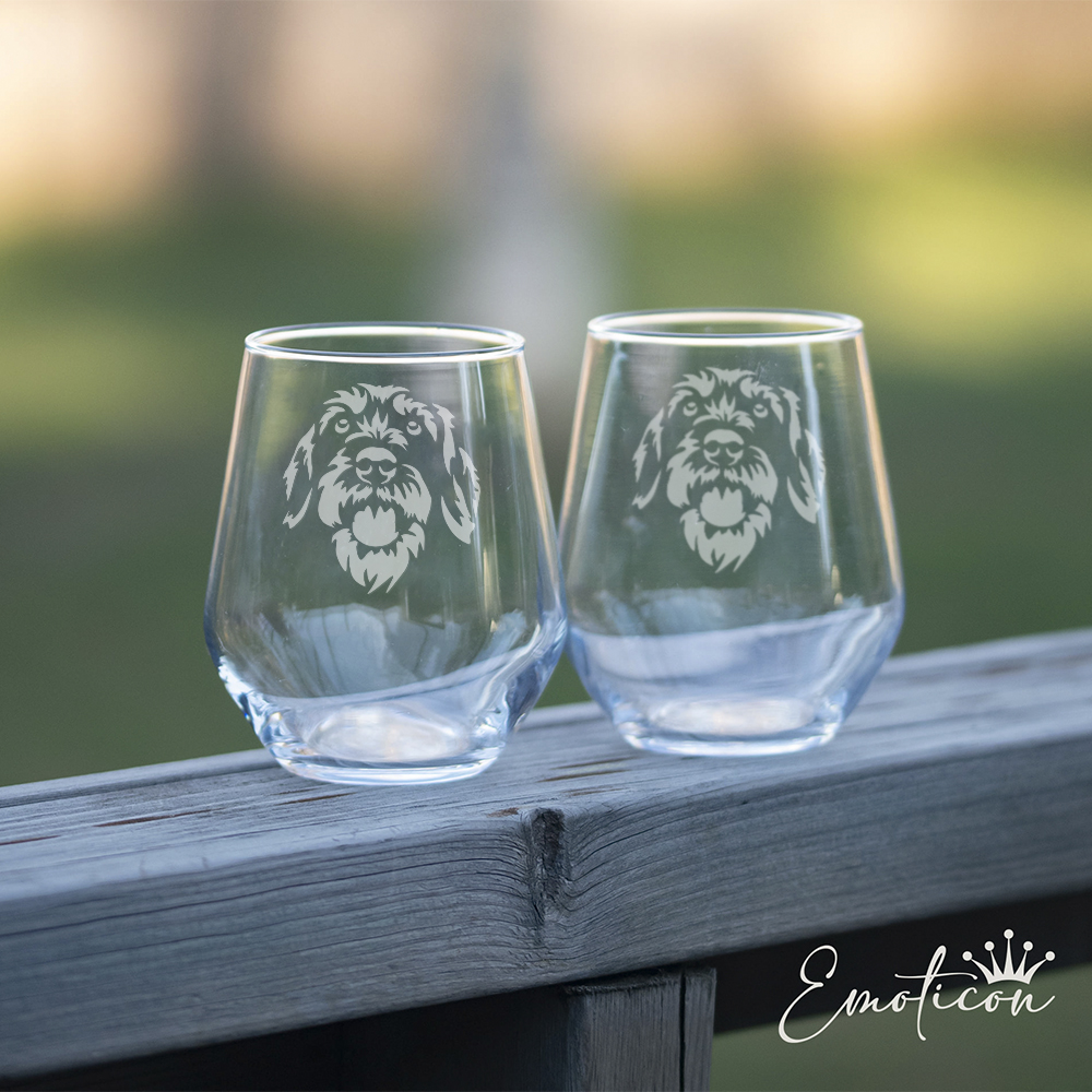 Glas strävhårig tax